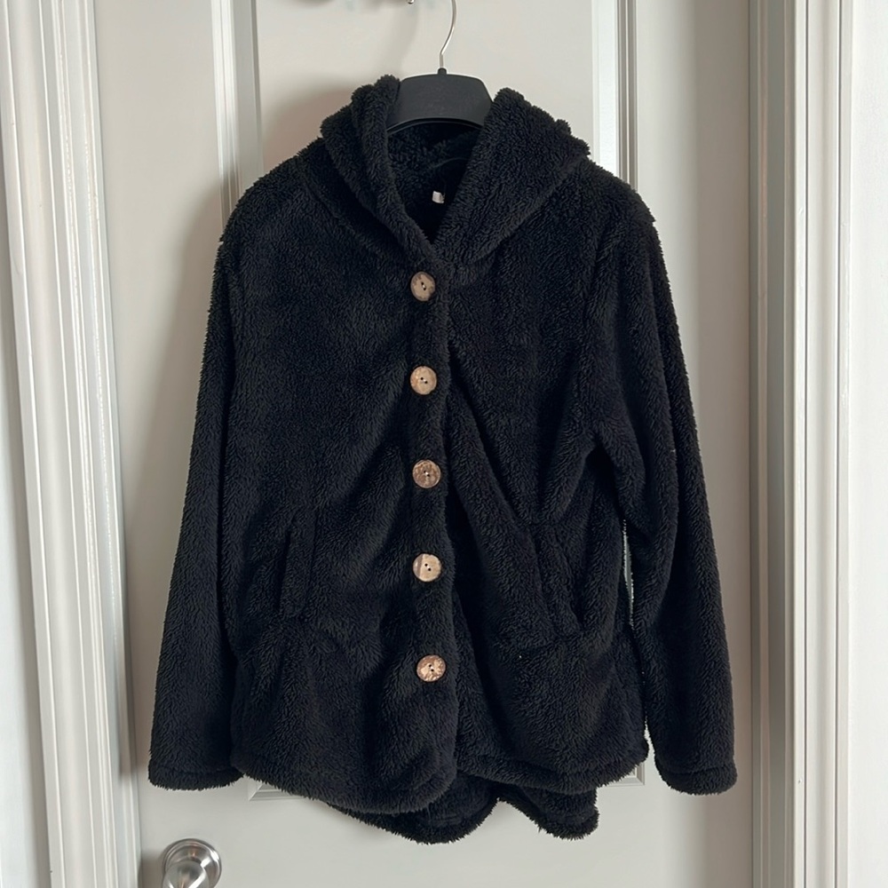 NWOT Lightweight hooded fleece with buttons